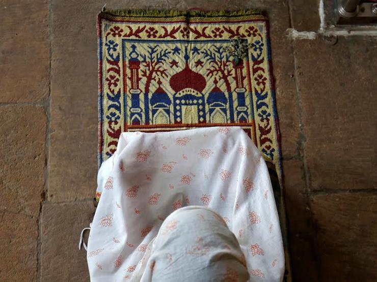 امرأة تؤخر الصلوات أحيانا بعذر وأخرى بدون عذر.. فما الحكم؟.. جمعة يجيب امرأة تؤخر الصلوات أحيانا بعذر وأخرى بدون عذر.. فما الحكم؟.. جمعة يجيب