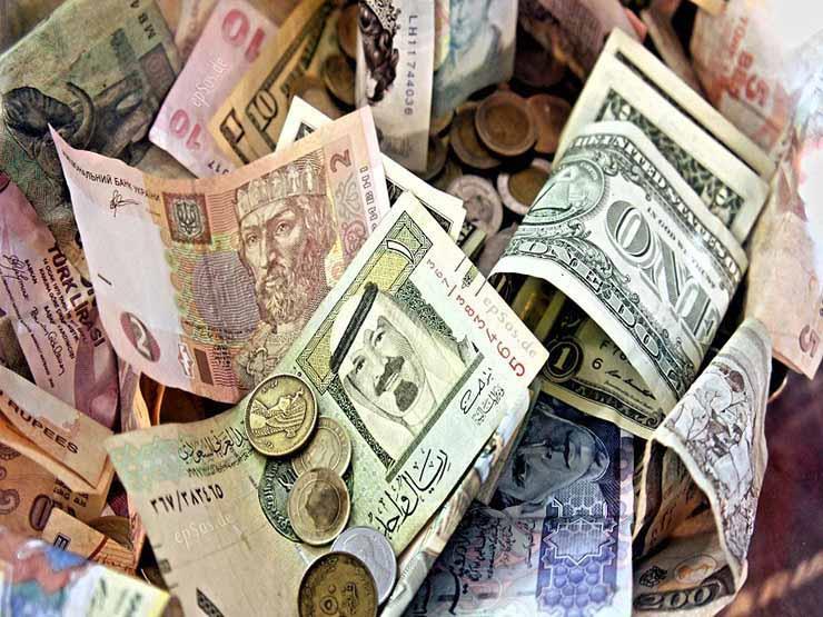 4 عملات عربية تتراجع أمام الجنيه مع هبوط الدولار خلال أسبوع 4 عملات عربية تتراجع أمام الجنيه مع هبوط الدولار خلال أسبوع