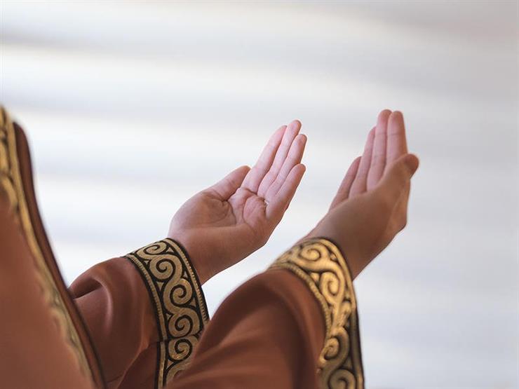 الداعية مصطفى حسني يوضح فضل زيارة المريض والدعاء له الداعية مصطفى حسني يوضح فضل زيارة المريض والدعاء له