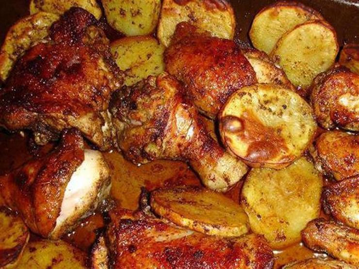 تعرف على طريقة عمل "ورقة دجاج بالبطاطس" تعرف على طريقة عمل "ورقة دجاج بالبطاطس"
