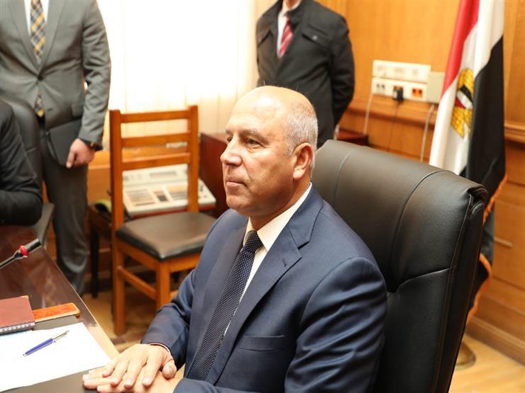 وزير النقل: تغليظ غرامة الركوب بين فواصل عربات السكة الحديد وأسطح القطارات وزير النقل: تغليظ غرامة الركوب بين فواصل عربات السكة الحديد وأسطح القطارات