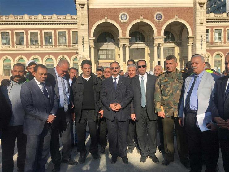 لجنة "نقل النواب" تستمع لشكاوى المواطنين داخل قطار بالأسكندرية لجنة "نقل النواب" تستمع لشكاوى المواطنين داخل قطار بالأسكندرية