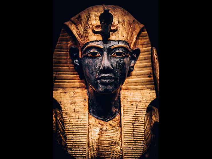 الخميس.. وزير الآثار يفتتح معرض "توت عنخ آمون" بباريس الخميس.. وزير الآثار يفتتح معرض "توت عنخ آمون" بباريس