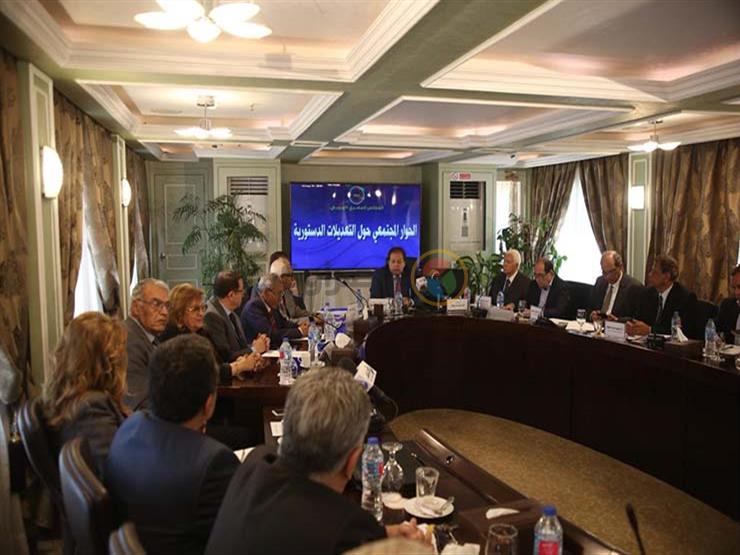 عبدالعال بأولى جلسات حوار التعديلات: "الدستور ليس صنمًا أو تعاليم دينية" عبدالعال بأولى جلسات حوار التعديلات: "الدستور ليس صنمًا أو تعاليم دينية"