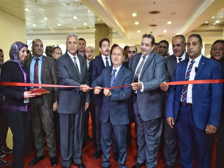 وزير التجارة يفتتح الدورة 52 لمعرض القاهرة الدولي وزير التجارة يفتتح الدورة 52 لمعرض القاهرة الدولي