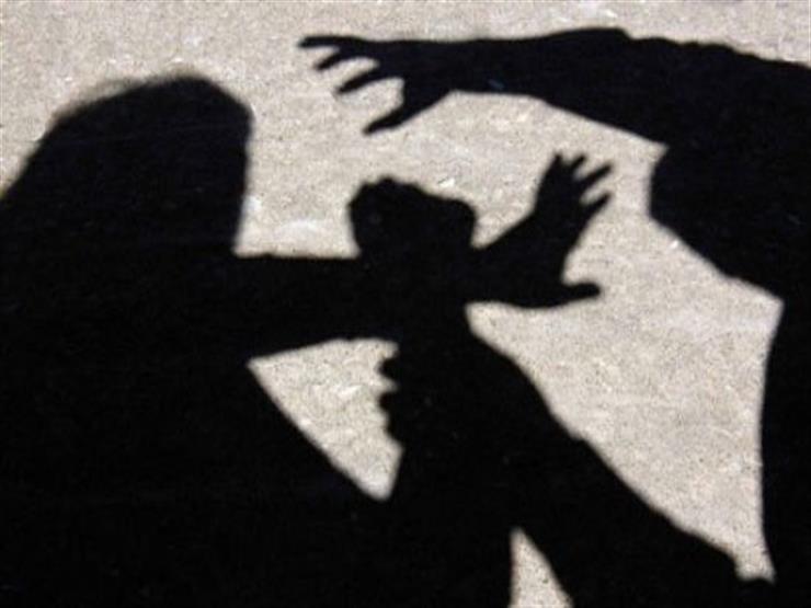 اعتدت على زميلتها باللكمات.. إحالة موظفة بحي غرب شبرا الخيمة للتحقيق اعتدت على زميلتها باللكمات.. إحالة موظفة بحي غرب شبرا الخيمة للتحقيق