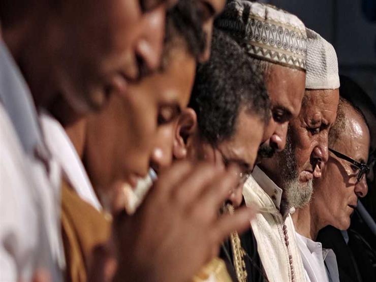 هل لا بد من قراءة الفاتحة وراء الإمام في صلاة الجماعة؟.. أمين الفتوى يجيب هل لا بد من قراءة الفاتحة وراء الإمام في صلاة الجماعة؟.. أمين الفتوى يجيب