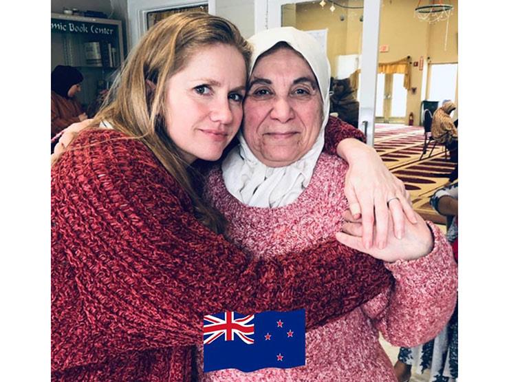 60 دقيقة من البكاء.. حين دخلت أمريكية المسجد لأول مرة بعد حادث نيوزيلندا 60 دقيقة من البكاء.. حين دخلت أمريكية المسجد لأول مرة بعد حادث نيوزيلندا