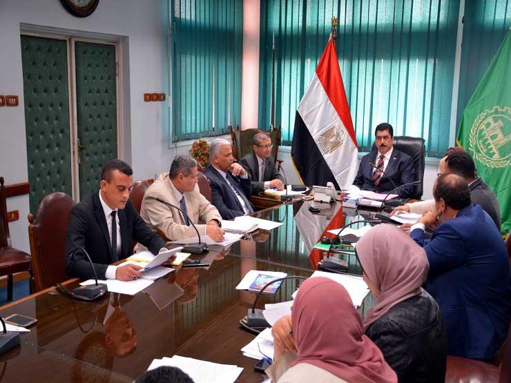 محافظ القليوبية يرأس اجتماع المناطق الصناعية لمناقشة مشاكل الاستثمار محافظ القليوبية يرأس اجتماع المناطق الصناعية لمناقشة مشاكل الاستثمار