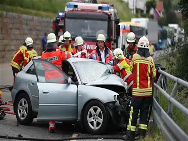 إصابة 16 شخصا جراء تصادم حافلة مدرسية بسيارة في ألمانيا إصابة 16 شخصا جراء تصادم حافلة مدرسية بسيارة في ألمانيا