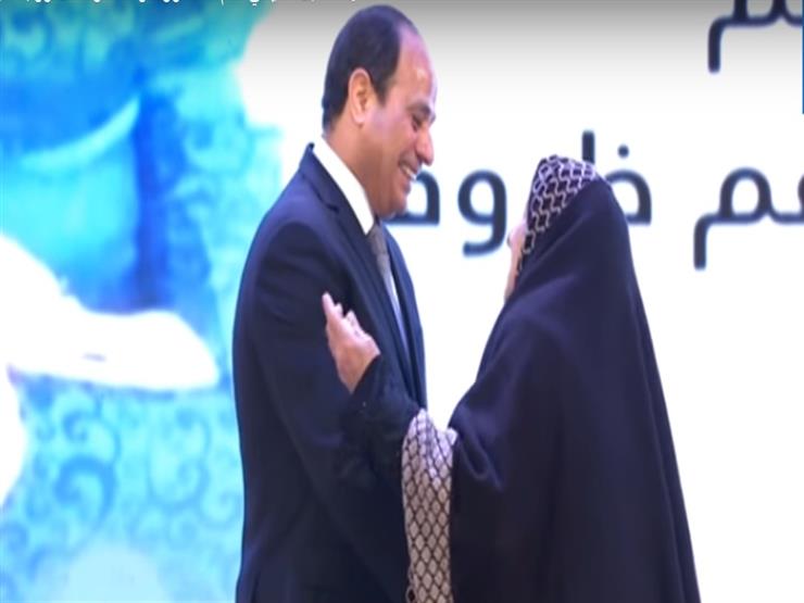 الرئيس السيسي يكرم الأمهات المثاليات الرئيس السيسي يكرم الأمهات المثاليات