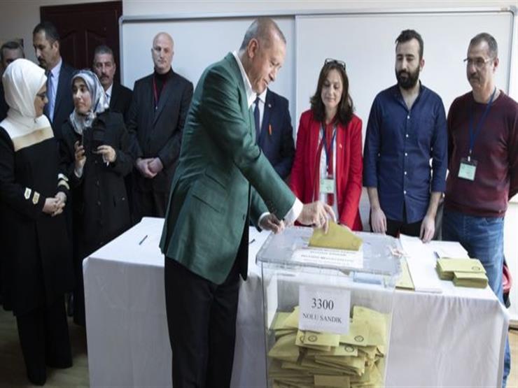 أردوغان يكافح في معركة "بقاء" في تركيا أردوغان يكافح في معركة "بقاء" في تركيا