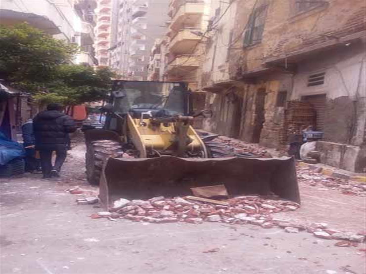 الحماية المدنية تنقذ 5 أسر.. انهيار جزئي لعقار في الإسكندرية الحماية المدنية تنقذ 5 أسر.. انهيار جزئي لعقار في الإسكندرية