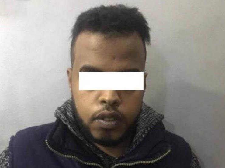 ضبط عامل اخترق 1000 حساب على "الفيس بوك" لابتزاز السيدات مادياً ضبط عامل اخترق 1000 حساب على "الفيس بوك" لابتزاز السيدات مادياً