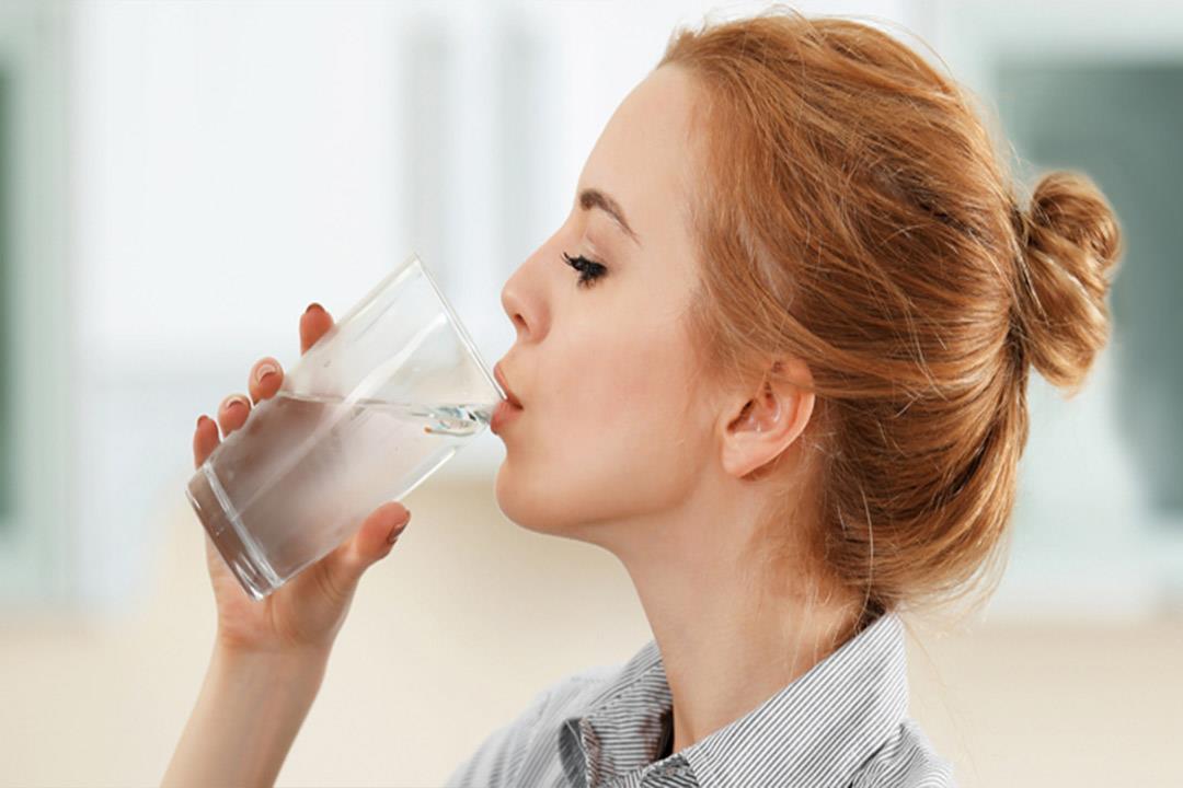 بينها مياه الصنبور.. مشروبات تفيد صحة أسنانك بينها مياه الصنبور.. مشروبات تفيد صحة أسنانك