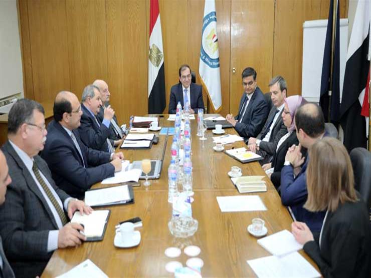وزارة البترول تبحث تركيب عدادات الغاز مسبوقة الدفع لأول مرة وزارة البترول تبحث تركيب عدادات الغاز مسبوقة الدفع لأول مرة