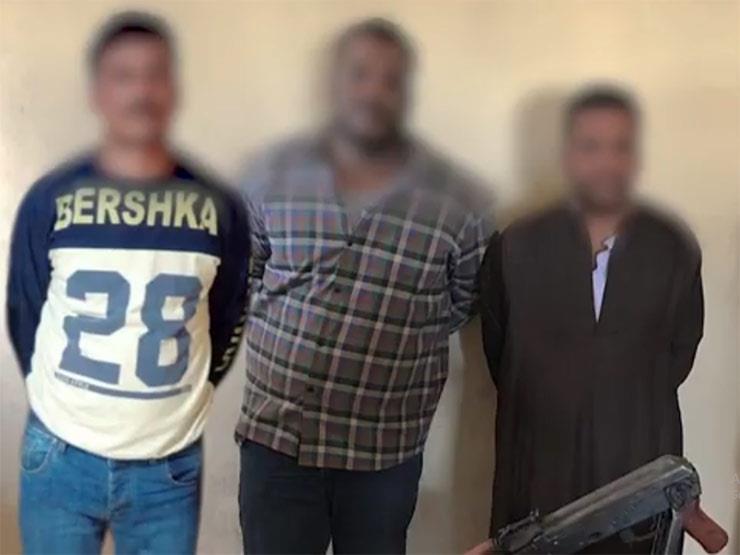 بالفيديو.. ضبط تشكيل عصابي تخصص في سرقة رواد البنوك بالقاهرة بالفيديو.. ضبط تشكيل عصابي تخصص في سرقة رواد البنوك بالقاهرة
