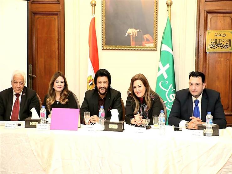 بالصور- تكريم نهال عنبر من اللجنة الثقافية بحزب الوفد بالصور- تكريم نهال عنبر من اللجنة الثقافية بحزب الوفد