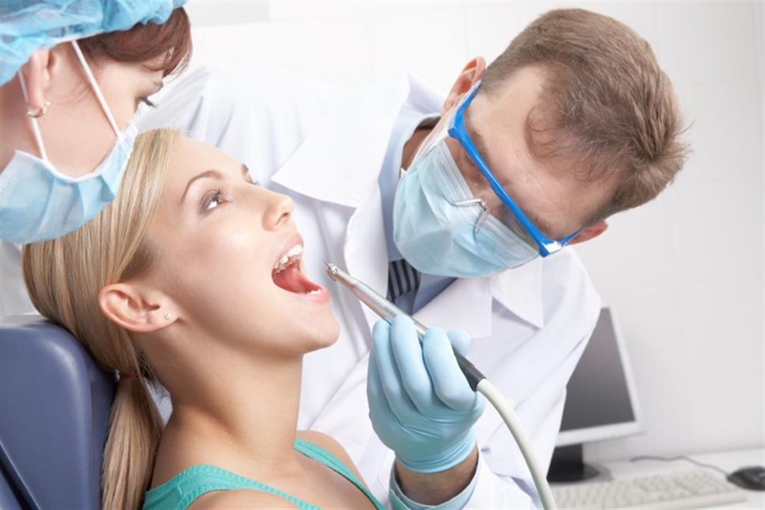 10 أعراض تنذرك بأهمية استشارة طبيب الأسنان 10 أعراض تنذرك بأهمية استشارة طبيب الأسنان