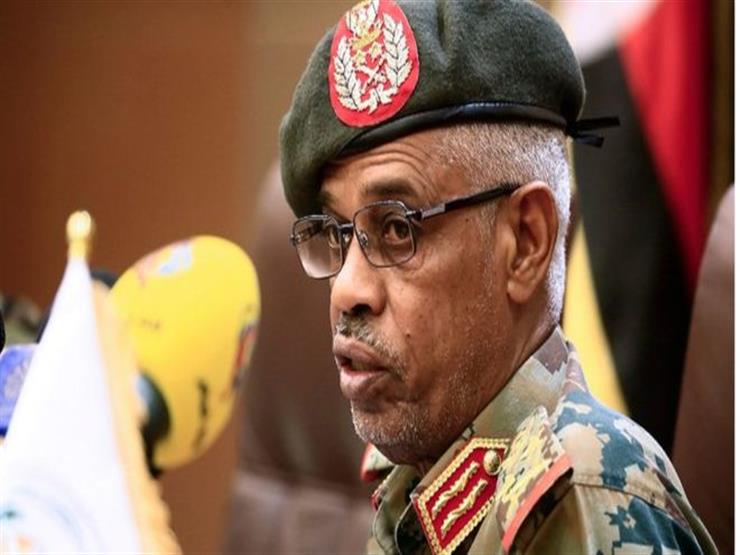 "بن عوف" يهنئ "البرهان" برئاسة المجلس العسكري السوداني "بن عوف" يهنئ "البرهان" برئاسة المجلس العسكري السوداني