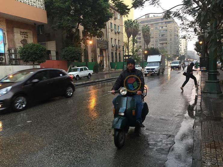 مطر وبرودة.. كيف تحمي نفسك وأسرتك من تقلبات طقس الربيع؟ مطر وبرودة.. كيف تحمي نفسك وأسرتك من تقلبات طقس الربيع؟