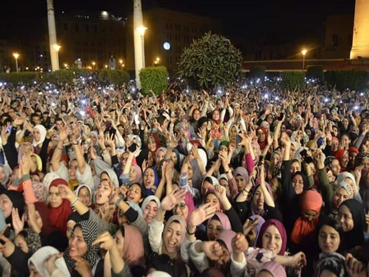 إغماء بعض الطلاب بحفل "حماقي".. ورئيس جامعة القاهرة: بسبب الزحام إغماء بعض الطلاب بحفل "حماقي".. ورئيس جامعة القاهرة: بسبب الزحام
