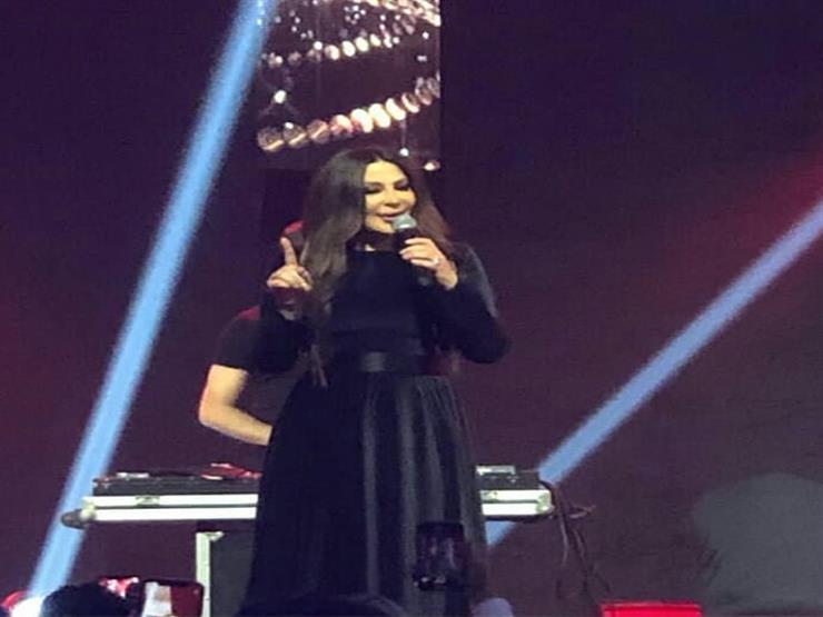 فيديوهات| بفستان أسود طويل.. إليسا تتألق في حفلها الأول بـ"جدة" فيديوهات| بفستان أسود طويل.. إليسا تتألق في حفلها الأول بـ"جدة"
