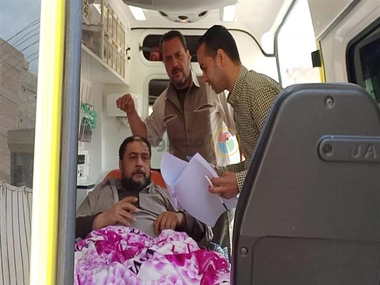 مواطن يدلي بصوته من داخل سيارة إسعاف في القليوبية مواطن يدلي بصوته من داخل سيارة إسعاف في القليوبية