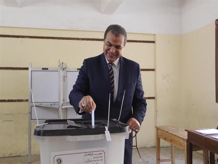 وزير القوي العاملة يصوت على استفتاء التعديلات الدستورية في مدينة نصر وزير القوي العاملة يصوت على استفتاء التعديلات الدستورية في مدينة نصر