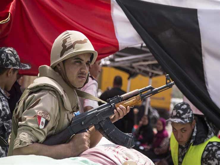 صور- المواطنون يتوافدون على لجان عابدين وشارع بورسعيد للتصويت على تعديلات الدستور صور- المواطنون يتوافدون على لجان عابدين وشارع بورسعيد للتصويت على تعديلات الدستور