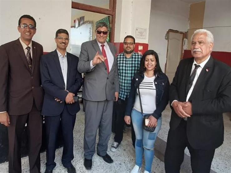 نقيب السياحيين يُدلي بصوته في الاستفتاء على تعديلات الدستور نقيب السياحيين يُدلي بصوته في الاستفتاء على تعديلات الدستور