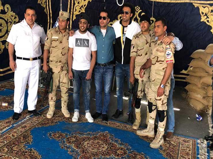 أوس أوس وعلي ربيع يشاركان في الاستفتاء أوس أوس وعلي ربيع يشاركان في الاستفتاء