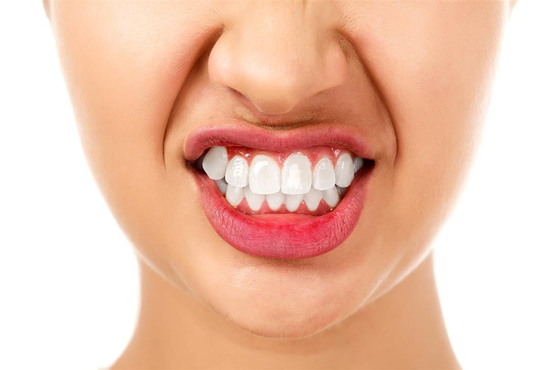 هل تجز على أسنانك عند الغضب؟.. إليك طرق للإقلاع عن هذه العادة هل تجز على أسنانك عند الغضب؟.. إليك طرق للإقلاع عن هذه العادة