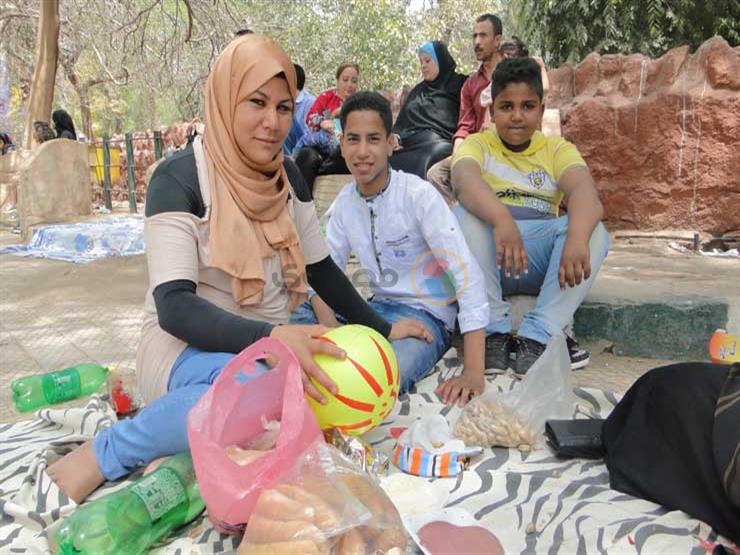 بالصور- من حديقة الحيوان.. مقاطعون في موسم "الفسيخ": "الجو حرّ وبنخاف من التسمم" بالصور- من حديقة الحيوان.. مقاطعون في موسم "الفسيخ": "الجو حرّ وبنخاف من التسمم"