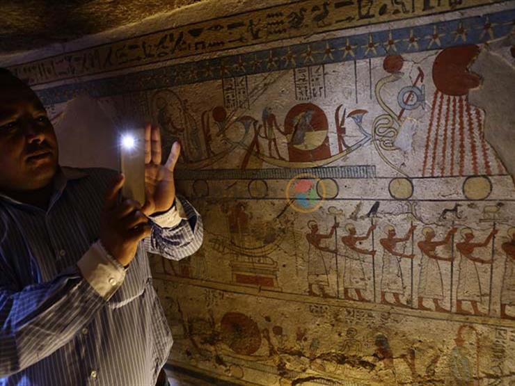 "الآثار": فك جدران مقبرة توتو بسوهاج لنقلها للعاصمة الإدارية "الآثار": فك جدران مقبرة توتو بسوهاج لنقلها للعاصمة الإدارية