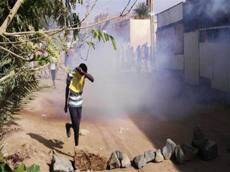 لأول مرة.. آلاف المتظاهرين السودانيين أمام مقر قيادة الجيش بالخرطوم لأول مرة.. آلاف المتظاهرين السودانيين أمام مقر قيادة الجيش بالخرطوم