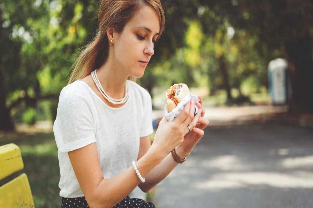 5 عادات غذائية تهددك بالوفاة.. تجنبها 5 عادات غذائية تهددك بالوفاة.. تجنبها