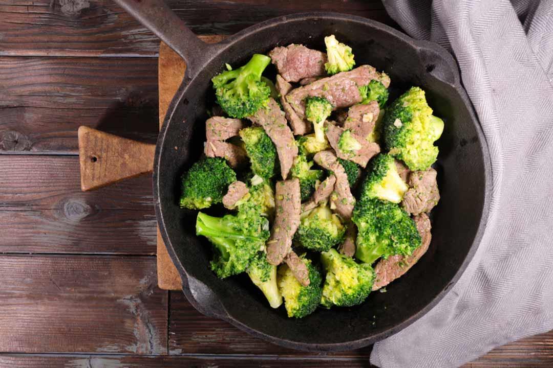 طريقة بسيطة لتحضير البروكلي باللحم.. طبق صحي على مائدتك الرمضانية طريقة بسيطة لتحضير البروكلي باللحم.. طبق صحي على مائدتك الرمضانية