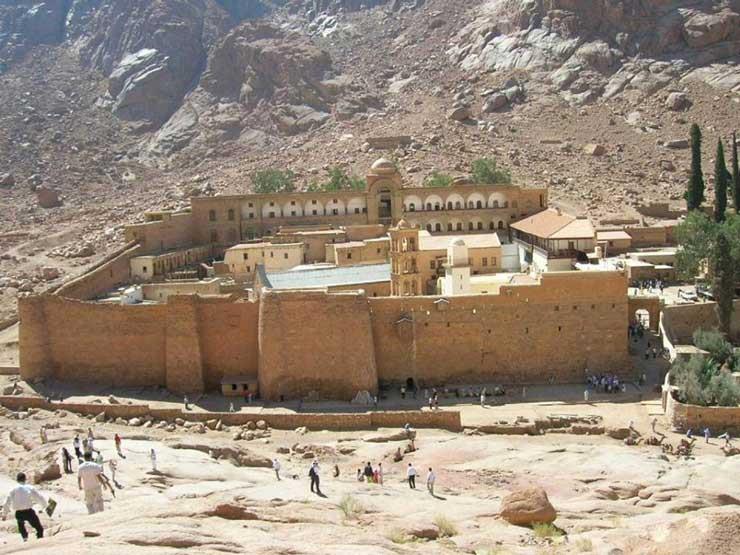 لجنة "تطوير سانت كاترين" تعترض على إقامة سور حديدي في مدخل الدير لجنة "تطوير سانت كاترين" تعترض على إقامة سور حديدي في مدخل الدير