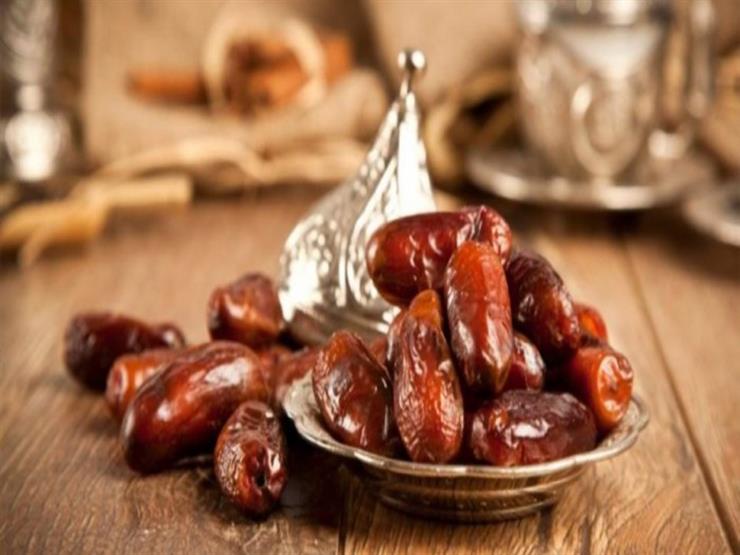 للصائمين.. ماذا يحدث لجسمك إذا تناولت 3 تمرات يومياً لمدة أسبوع؟ للصائمين.. ماذا يحدث لجسمك إذا تناولت 3 تمرات يومياً لمدة أسبوع؟