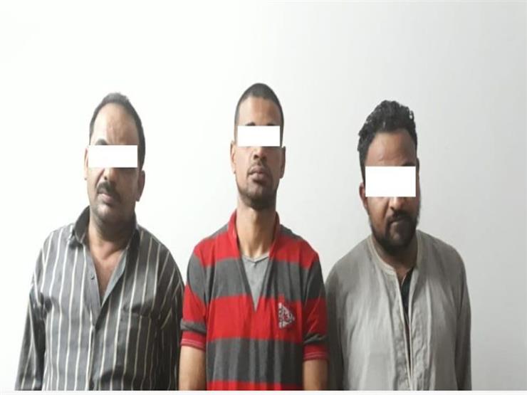 الأموال العامة تضبط 3 أشخاص زوروا توكيلا رسميا لسرقة توك توك بسوهاج الأموال العامة تضبط 3 أشخاص زوروا توكيلا رسميا لسرقة توك توك بسوهاج