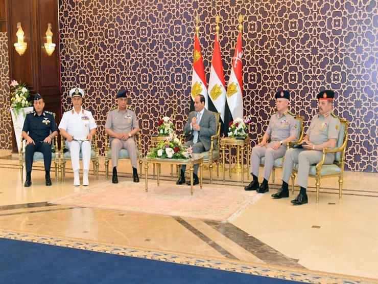 متحدث الرئاسة ينشر فيديو للقاء السيسي وقادة القوات المسلحة متحدث الرئاسة ينشر فيديو للقاء السيسي وقادة القوات المسلحة