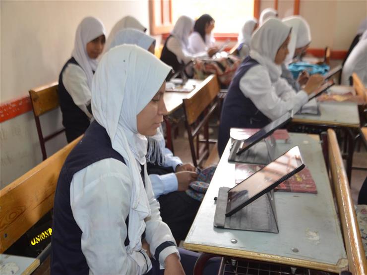 تباين آراء طلاب أولى ثانوي بالمدارس الحكومية بشأن امتحان اللغة العربية تباين آراء طلاب أولى ثانوي بالمدارس الحكومية بشأن امتحان اللغة العربية