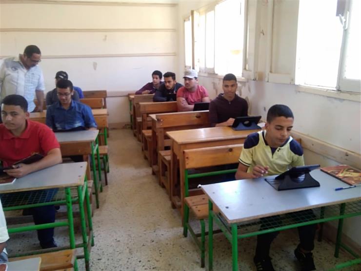 "امتحان النصف ساعة".. انقطاع الإنترنت في اختبار أولى ثانوي بالإسماعيلية مرتين "امتحان النصف ساعة".. انقطاع الإنترنت في اختبار أولى ثانوي بالإسماعيلية مرتين