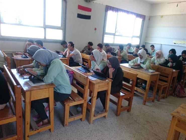 تعليم الإسماعيلية: 98% من طلاب أولى ثانوي اجتازوا امتحان الأحياء على التابلت تعليم الإسماعيلية: 98% من طلاب أولى ثانوي اجتازوا امتحان الأحياء على التابلت