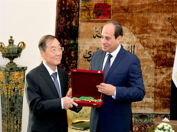 الرئيس السيسي يمنح السفير الصيني وسام الجمهورية من الطبقة الأولى الرئيس السيسي يمنح السفير الصيني وسام الجمهورية من الطبقة الأولى