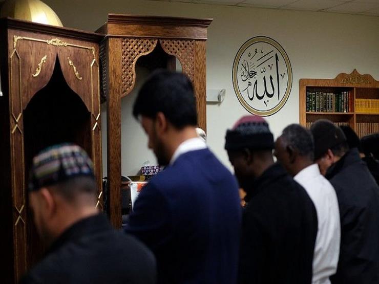 هل يجوز للإمام القراءة من المصحف في صلاة الفرض؟ هل يجوز للإمام القراءة من المصحف في صلاة الفرض؟