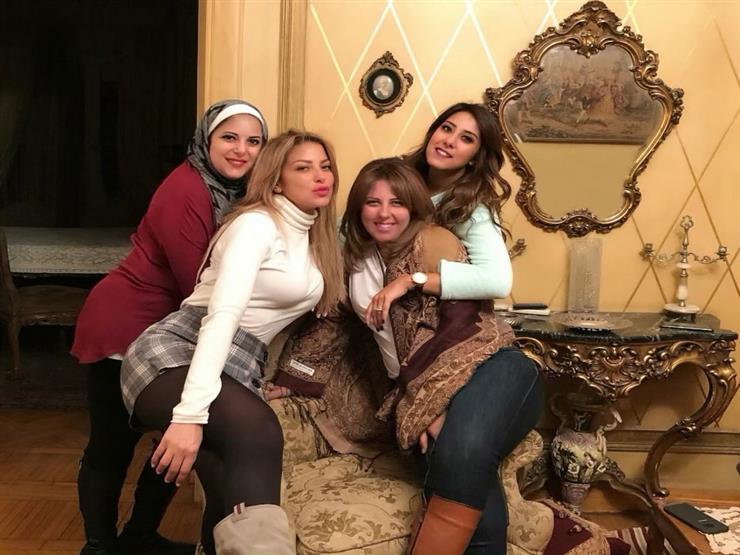 ريم مصطفى عن شقيقاتها الثلاث: "كل حاجة في حياتي" ريم مصطفى عن شقيقاتها الثلاث: "كل حاجة في حياتي"