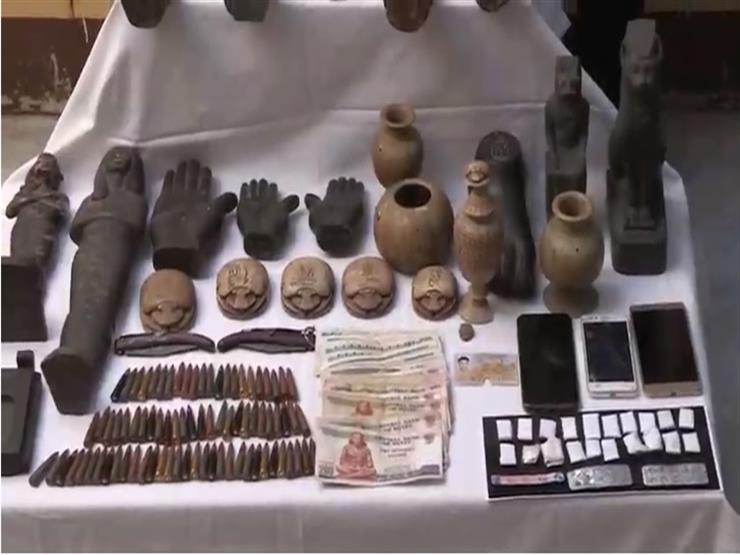 بالفيديو .. ضبط شخص بحوزته 29 قطعة يشتبه في أثريتها بالجيزة بالفيديو .. ضبط شخص بحوزته 29 قطعة يشتبه في أثريتها بالجيزة