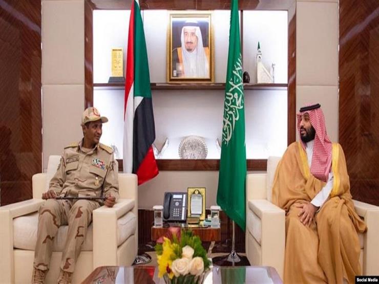 محمد بن سلمان يلتقي نائب رئيس المجلس العسكري السوداني محمد بن سلمان يلتقي نائب رئيس المجلس العسكري السوداني